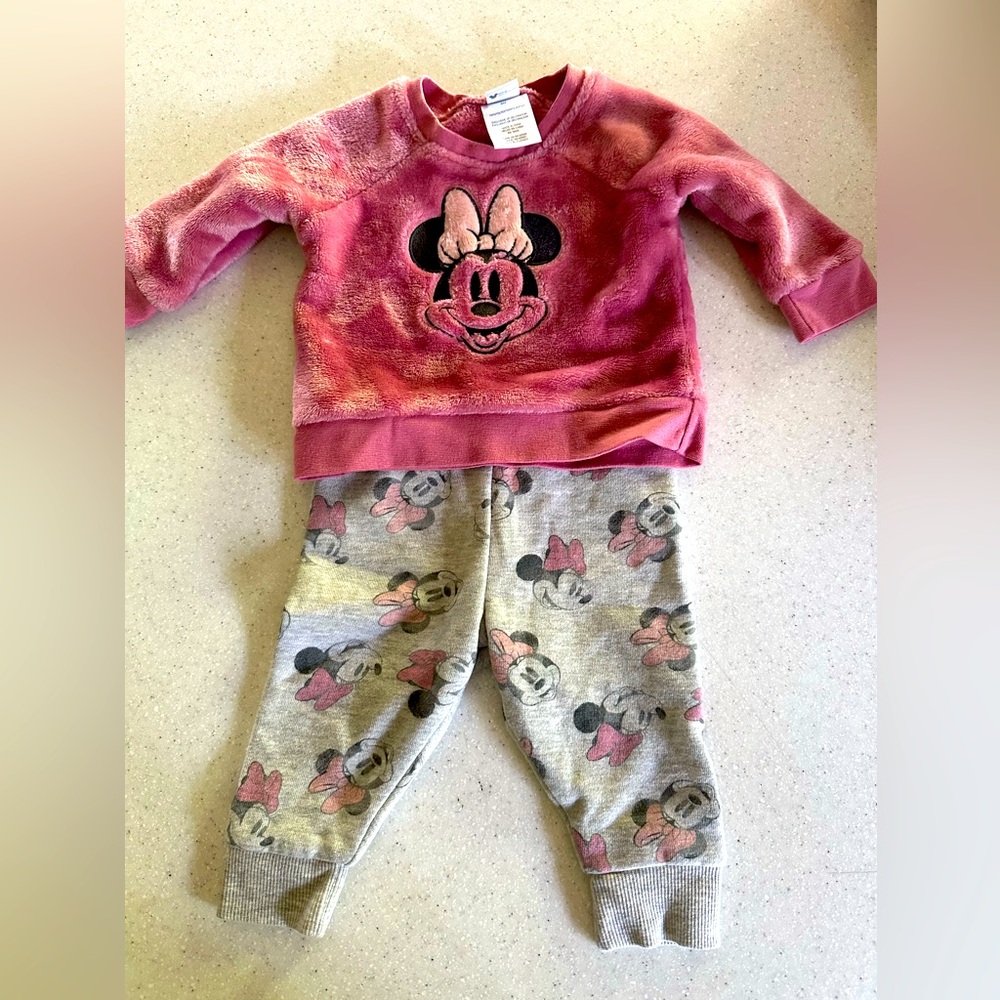 Disney Baby Girl 6 Months Cuddly Outfit! Sweater and Pants. Pink! Fluffy!! Soft!